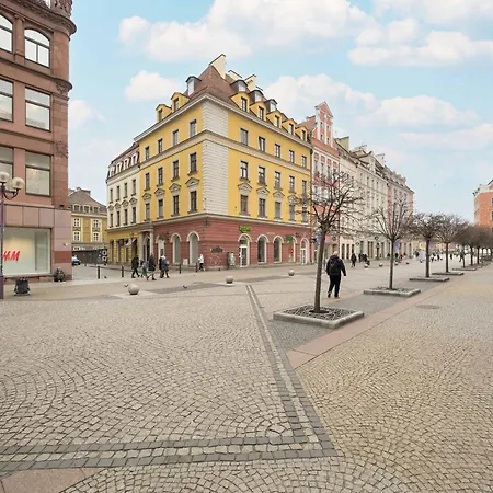 Unique And Bright Library Near Old Town In By Renters Apartman Wrocław