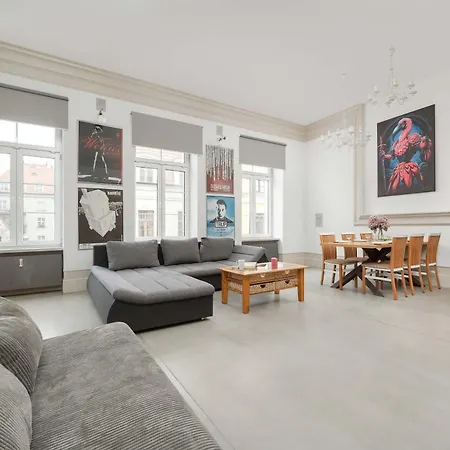 Apartman Unique And Bright Library Near Old Town In By Renters