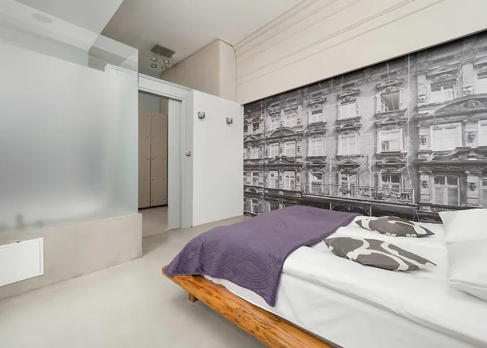 Unique And Bright Library Near Old Town In By Renters Appartement *