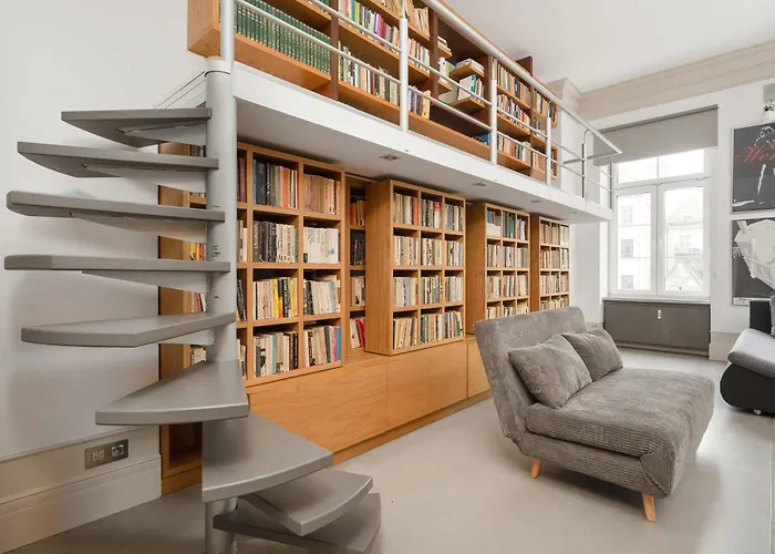 Unique And Bright Library Near Old Town In By Renters *