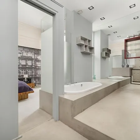 Unique And Bright Library Near Old Town In By Renters *