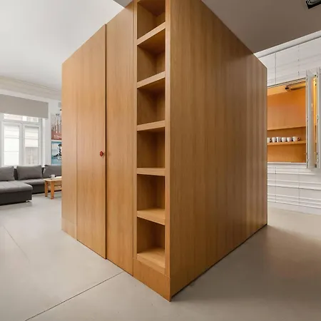 Unique And Bright Library Near Old Town In By Renters