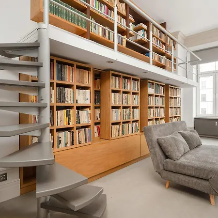 Unique And Bright Library Near Old Town In By Renters *