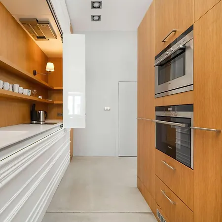 Unique And Bright Library Near Old Town In By Renters * Breslavia