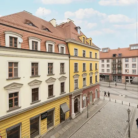 Unique And Bright Library Near Old Town In By Renters Apartment